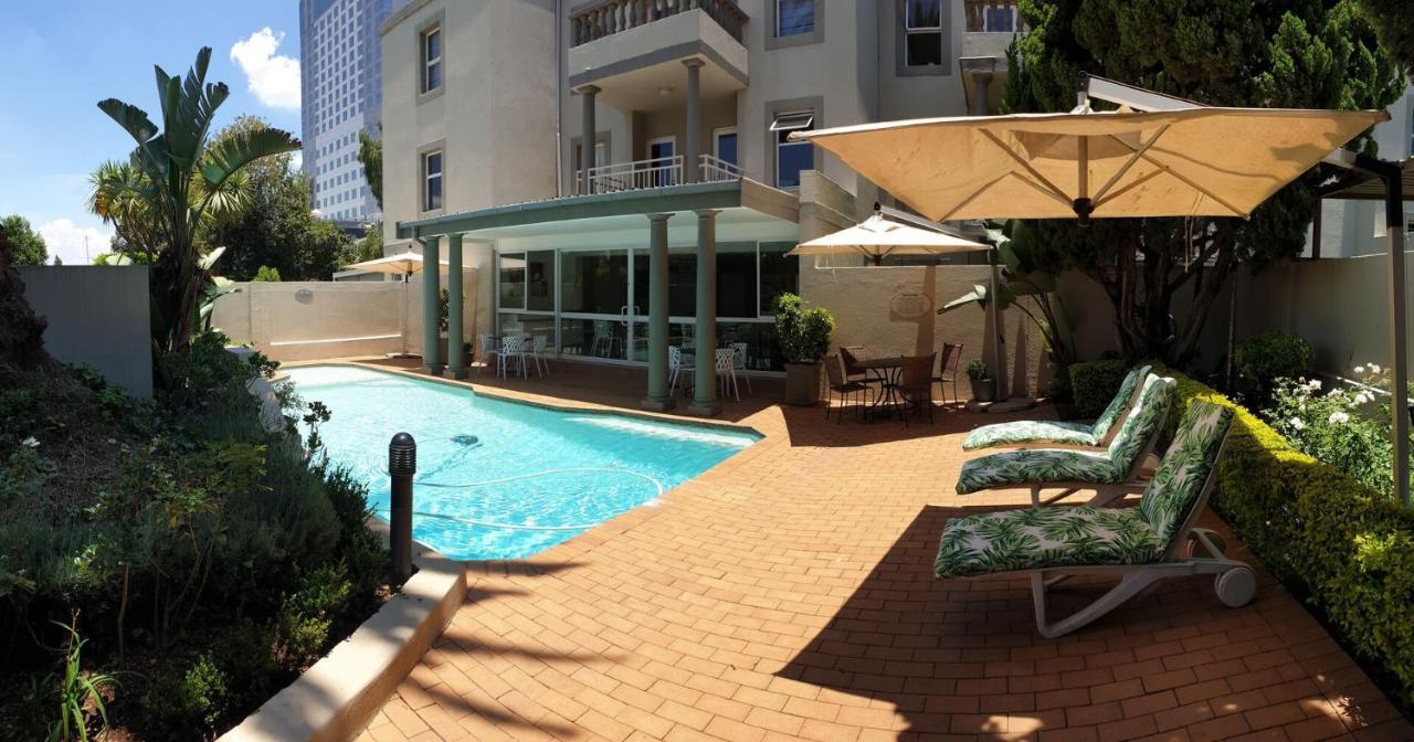 Villa Via Executive Suites With Power Back-Up Johannesburg Bagian luar foto